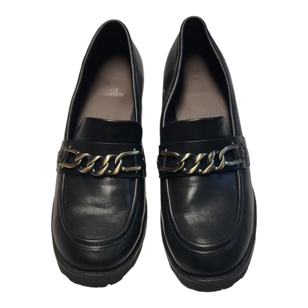 Size 9M black White Mountain heeled women's loafers with chain detail
